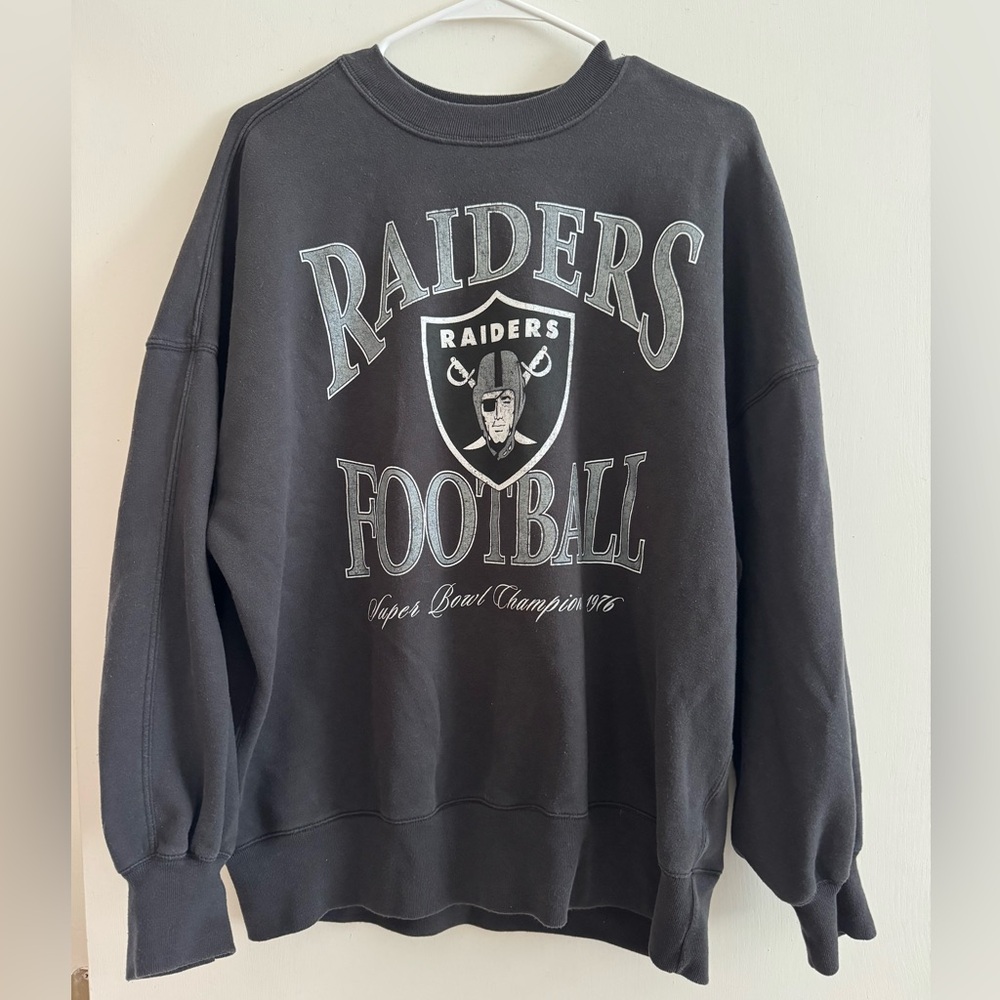 Abercrombie & Fitch Women’s Raiders NFL Crewneck Sweatshirt size Medium